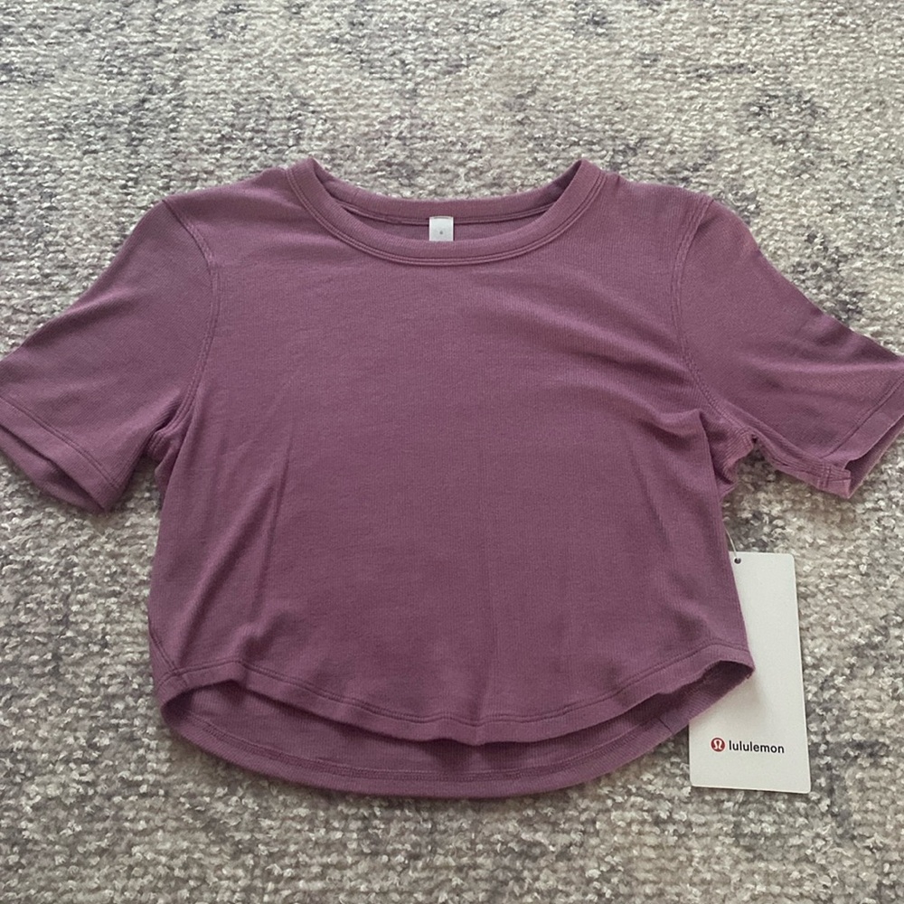 LULULEMON Purple Hold tight cropped t-shirt NWT SIZE:6